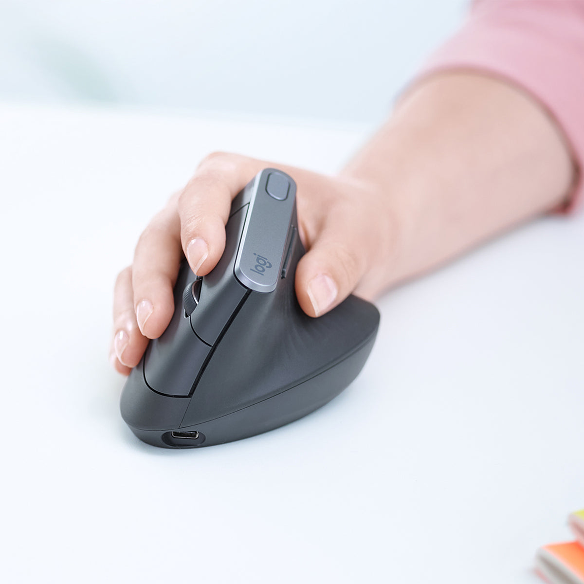 Rato Logitech MX Vertical Advanced / 910-005448 Graphite - imagem 2