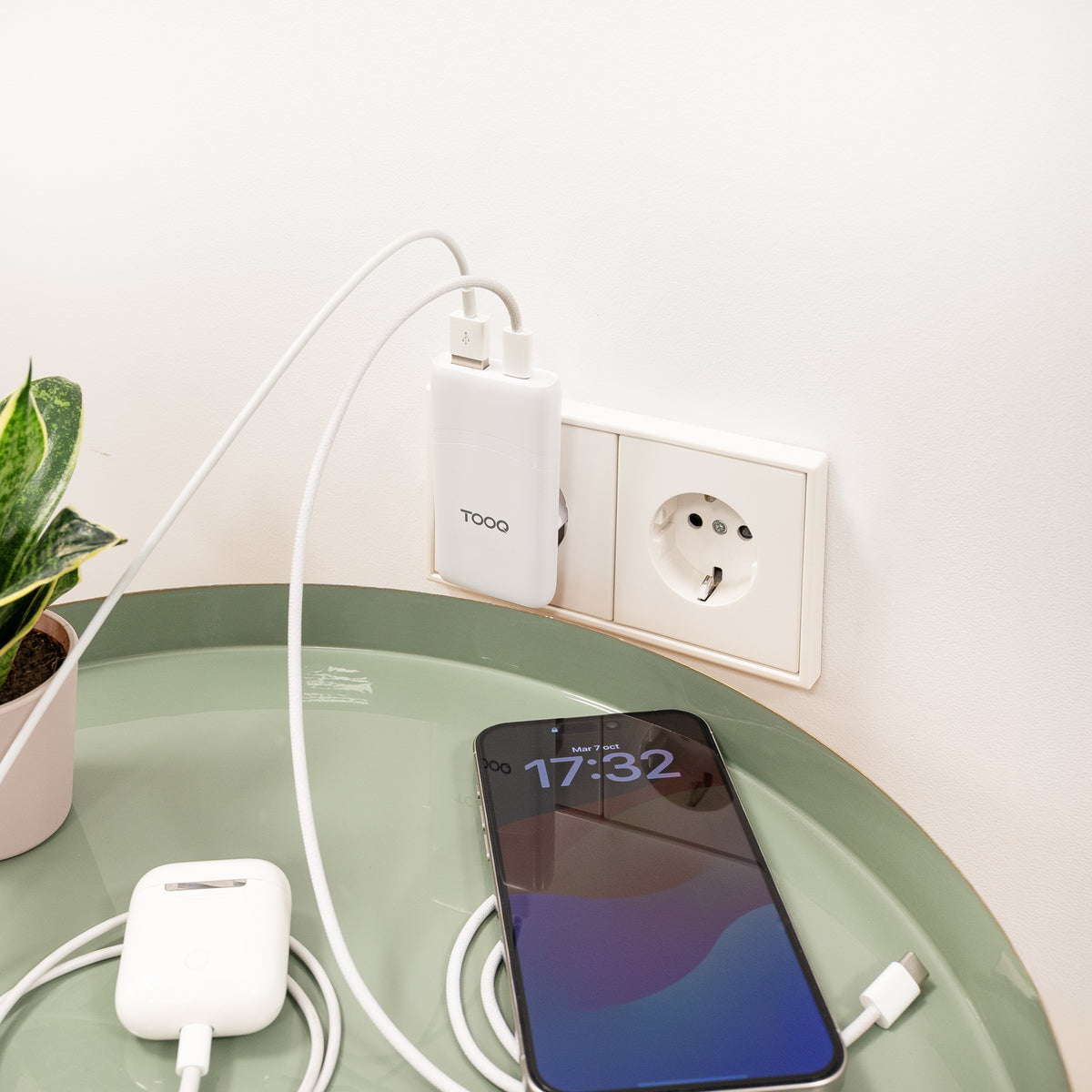 Carregador de Parede Tooq GAN USB-C/PD + USB-A/QC 65W - imagem 12