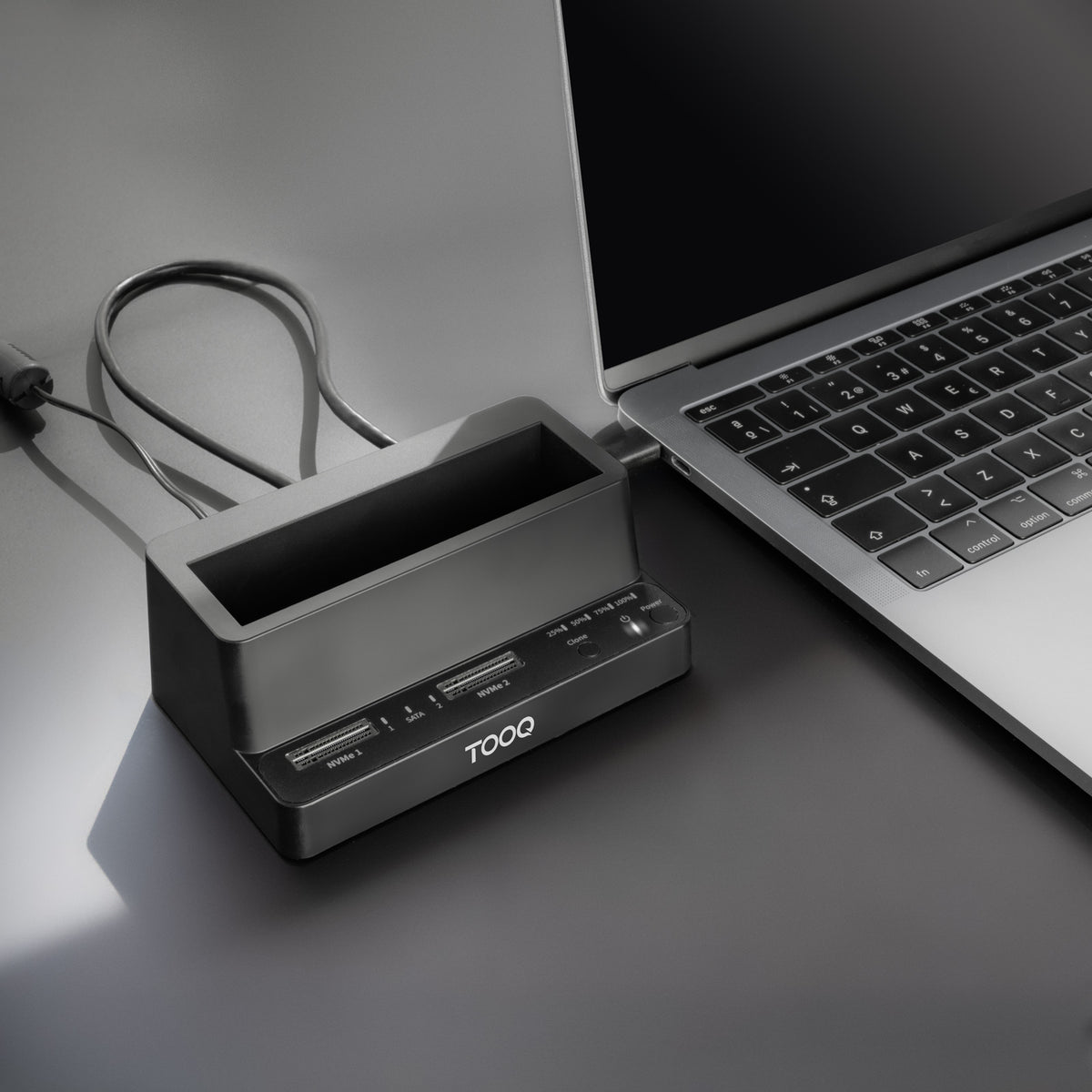 Caixa para Disco Tooq DockStation 2xSSD M.2NVMe+SATA 2.5/3.5 Clone - imagem 4