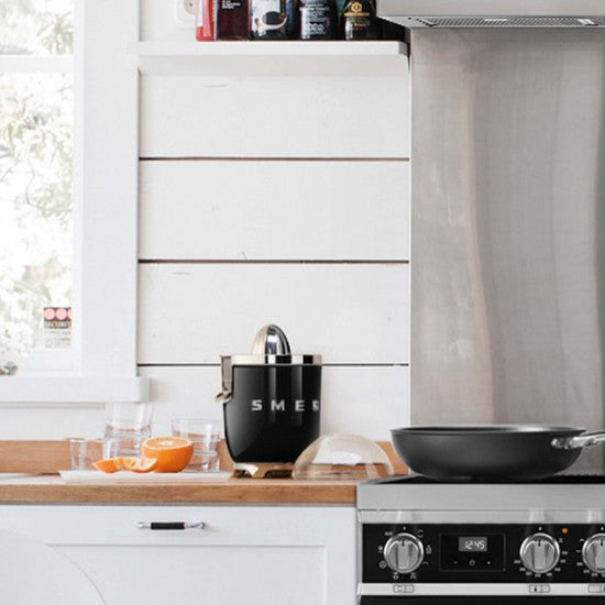 Smeg Citruspers Jaren 50 Gloss Black CJF11BLEU