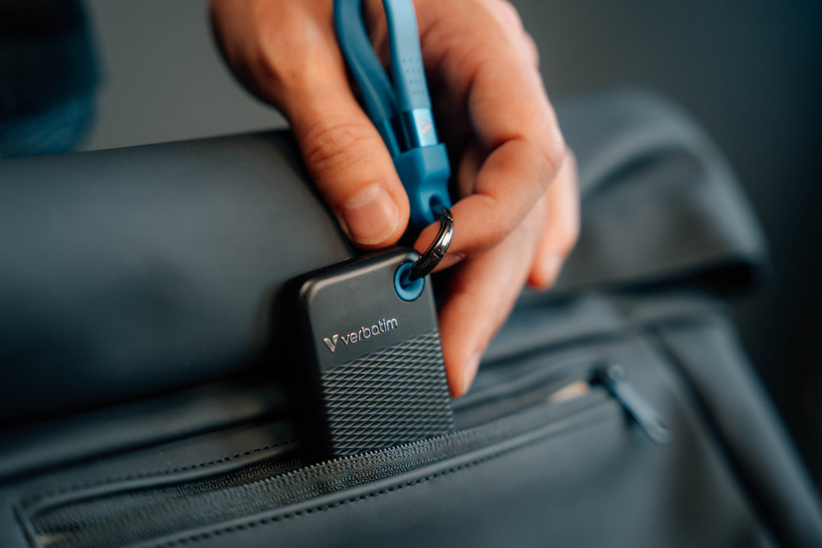 Disco SSD Verbatim External Pocket 2TB / 32195 preto, azul - imagem 5