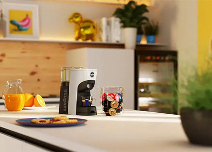 Máquina de Café Lavazza LM 840 Tiny Eco / 18000533 preto, branco - imagem 3